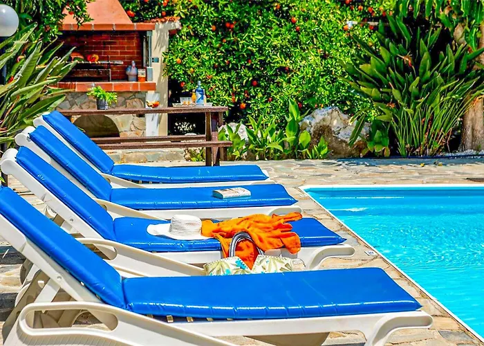 ヴィラ Solon Polis